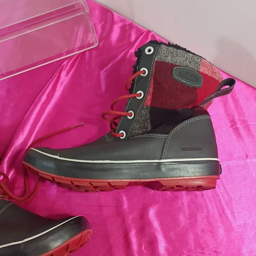 Keen woman sz